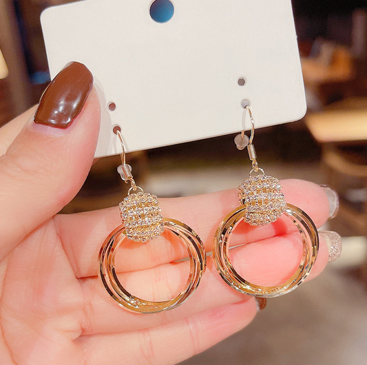 Cercei Daciana™ o bijuterie pentru un stil elegant!